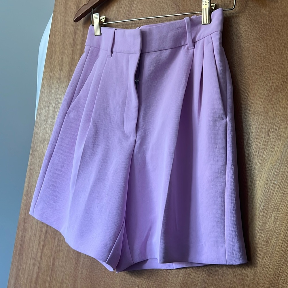 Aritzia shorts 7”in NWT